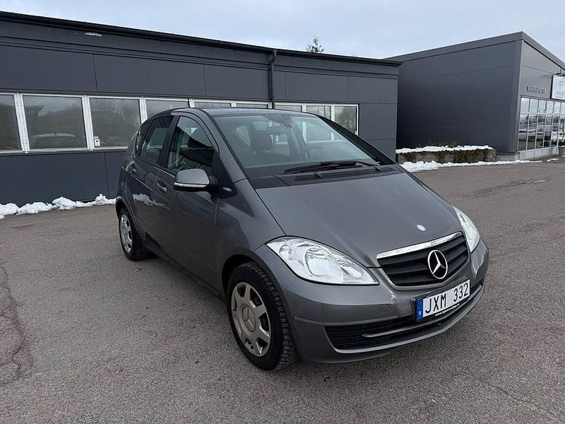 Begagnad Mercedes A160 Classic 95 HK (69 kW) 2009 Silver Halvkombi