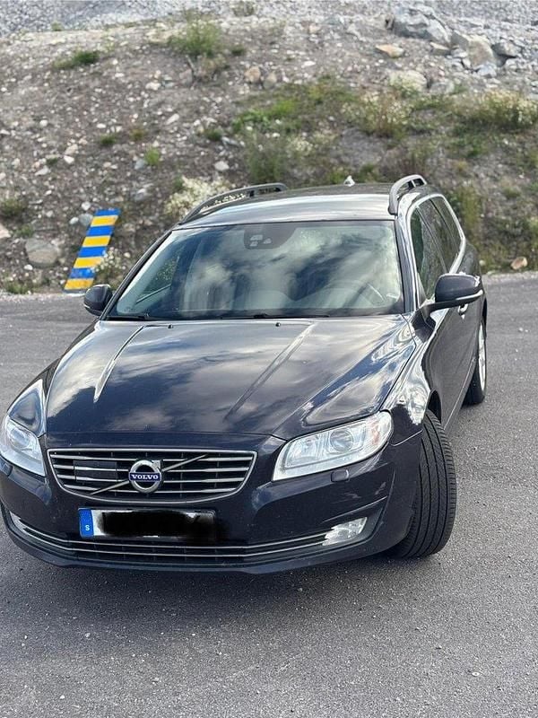 Blå Begagnad 2016 Volvo V70 Momentum Kombi | 110 000 kr (Bra pris) - Bild 1/2