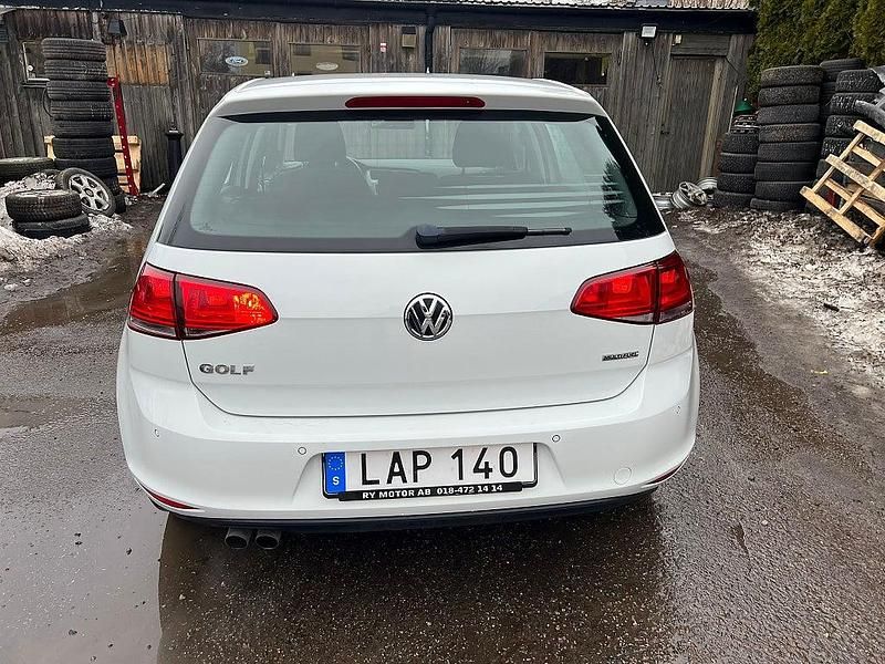 Begagnad VW Golf VII 125 HK (91 kW) 2015 Vit Halvkombi
