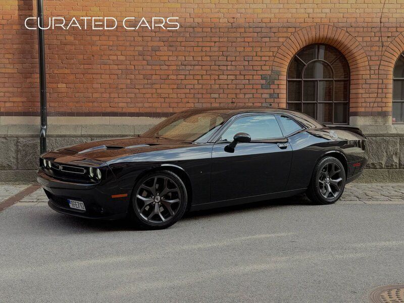 Svart Begagnad 2018 Dodge Challenger Sportkupé | 289 900 kr (Marknadspris) - Bild 1/4