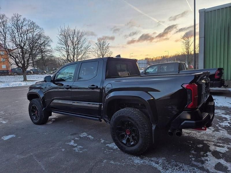 Begagnad Toyota Tacoma 2024 Svart Pickup