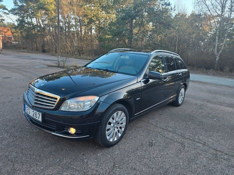 Svart Begagnad 2009 Mercedes C180 Kombi | 79 900 kr (Marknadspris) - Bild 1/4