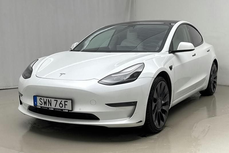 Begagnad Tesla Model 3 Performance 461 kW (627 HK) 2021 Vit Sedan