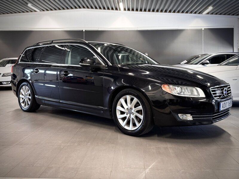 Svart Begagnad 2013 Volvo V70 Momentum Kombi | 129 900 kr (Lite dyr) - Bild 1/2