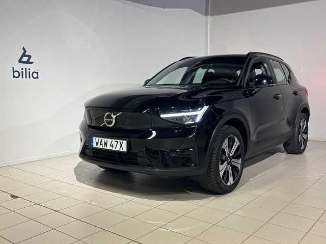 Svart Begagnad 2023 Volvo XC40 Core SUV | 334 500 kr - Bild 1/3