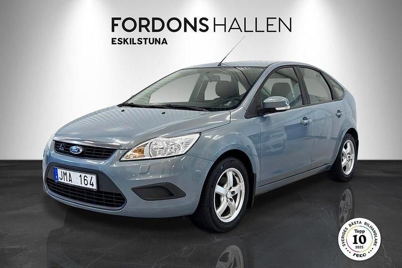 Grå Begagnad 2008 Ford Focus Halvkombi | 44 900 kr (Marknadspris) - Bild 1/4