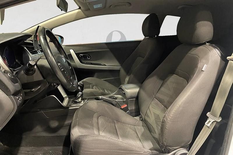 Begagnad Kia ProCeed EX 99 HK (72 kW) 2014 Vit Halvkombi