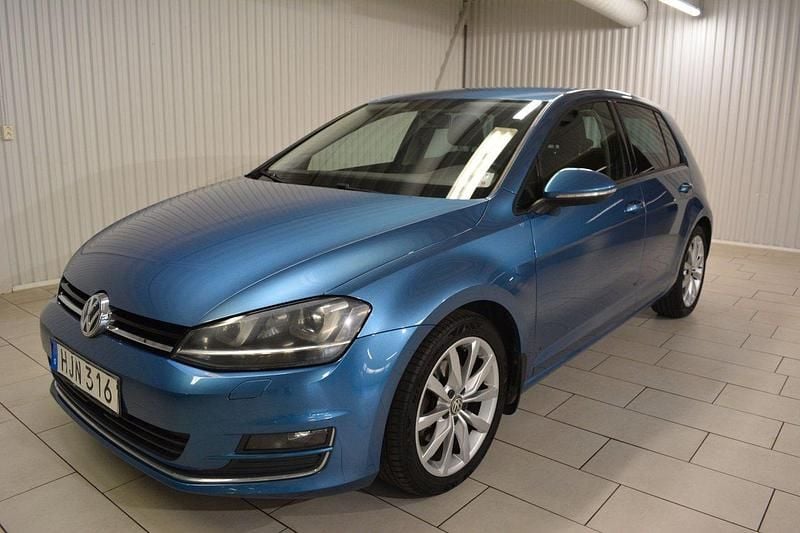 Blå Begagnad 2014 VW Golf VII GT Halvkombi | 124 000 kr (Marknadspris) - Bild 1/3