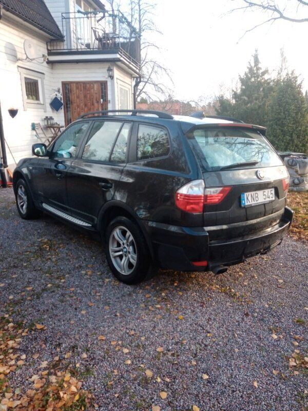 Begagnad BMW X3 177 HK (130 kW) 2010 Svart SUV