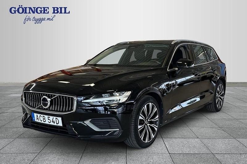 Svart Begagnad 2023 Volvo V60 Core Kombi | 389 000 kr (Marknadspris) - Bild 1/2