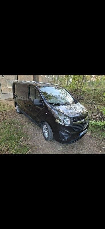 Svart Begagnad 2017 Opel Vivaro Van | 65 000 kr - Bild 1/4