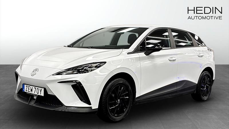 Vit Begagnad 2023 MG MG4 EV Halvkombi | 329 990 kr - Bild 1/4