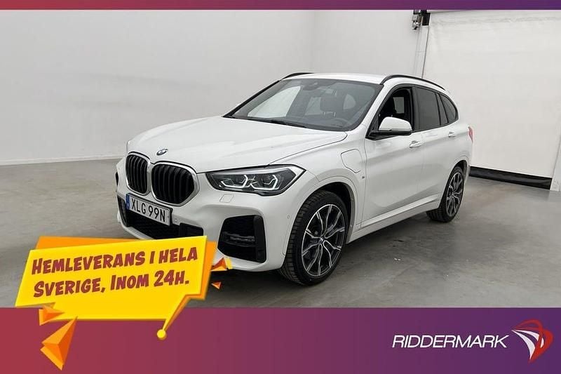 Vit Begagnad 2021 BMW X1 M Sport SUV | 319 800 kr (Marknadspris) - Bild 1/3