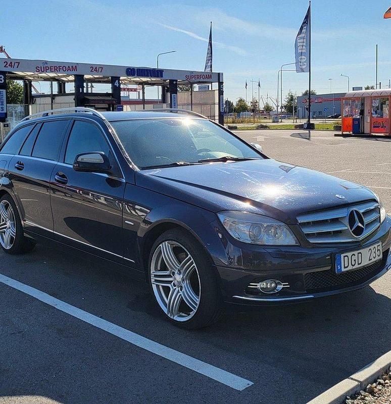 Blå Begagnad 2008 Mercedes C320 Avantgarde Kombi | 59 000 kr (Superpris) - Bild 1/4