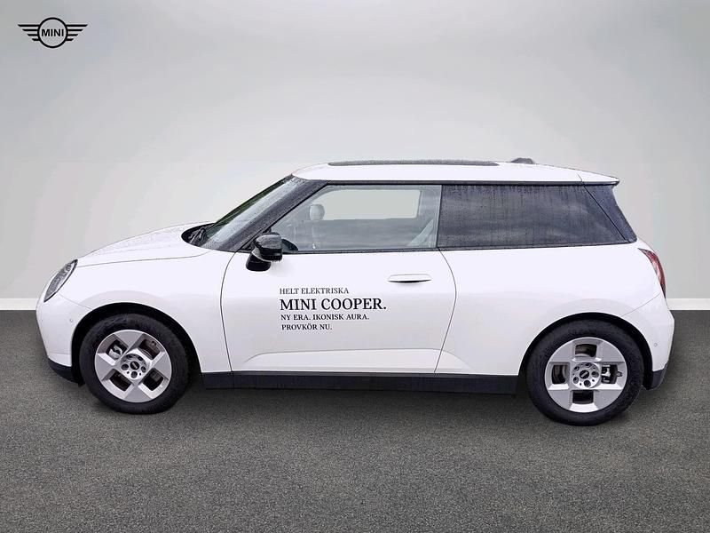 Begagnad Mini Cooper SE 161 kW (220 HK) 2024 Vit Halvkombi
