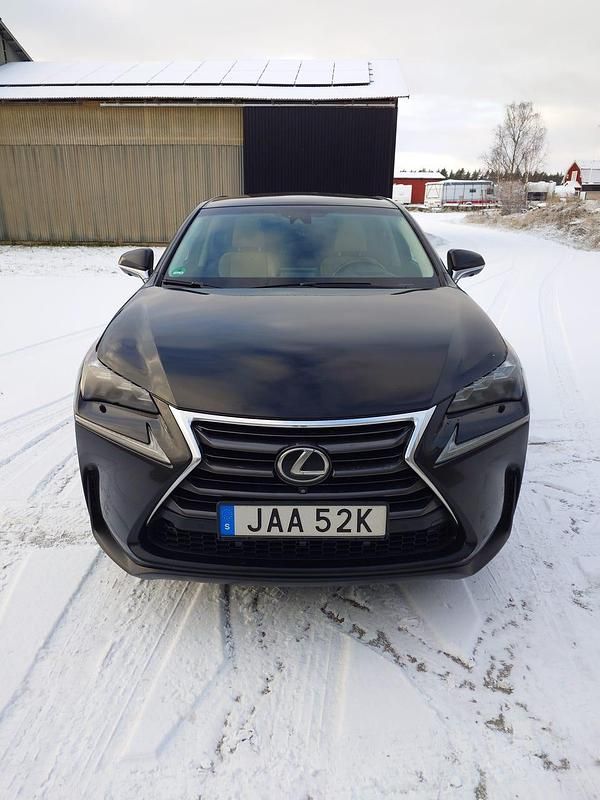 Begagnad Lexus NX200t Sport Line 238 HK (175 kW) 2018 SUV