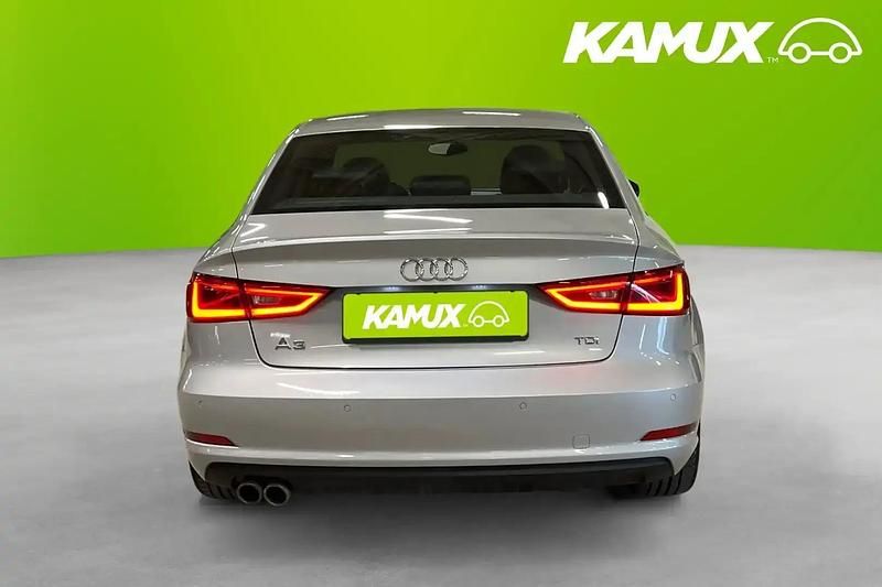 Begagnad Audi A3 Ambition 150 HK (110 kW) 2015 Grå Sedan