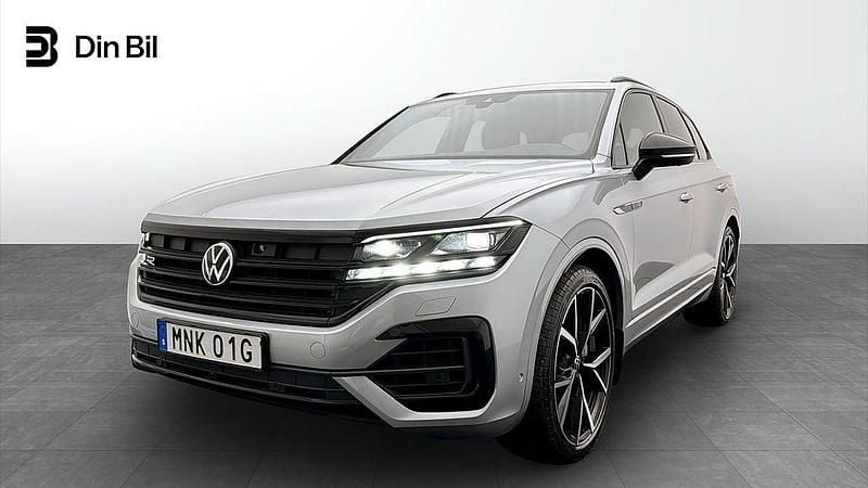 Dolomite silver metallic Begagnad 2023 VW Touareg R SUV | 599 900 kr (Superpris) - Bild 1/4