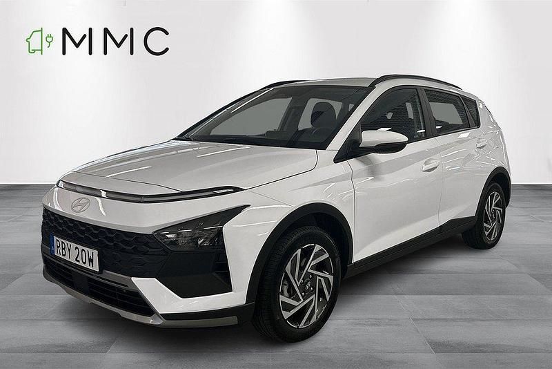 Vit Begagnad 2025 Hyundai Bayon Essential SUV | 239 000 kr (Marknadspris) - Bild 1/4