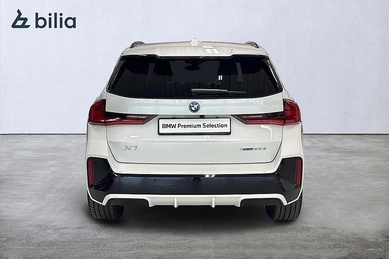 Begagnad BMW X1 M Sport 245 HK (180 kW) 2025 Vit (mineralvit metallic) SUV