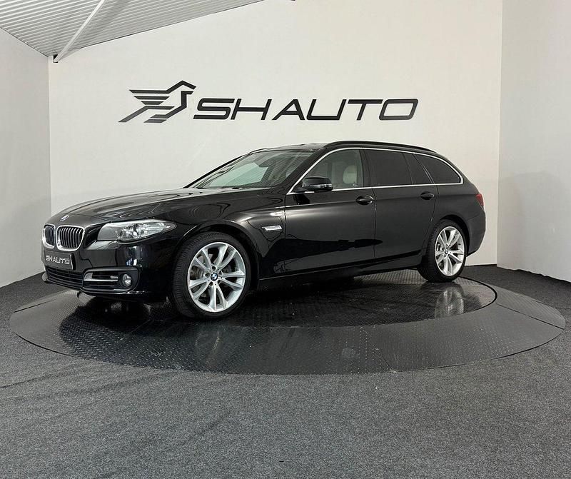 Begagnad 2017 BMW 520 Kombi | 189 900 kr (Superpris) - Bild 1/4