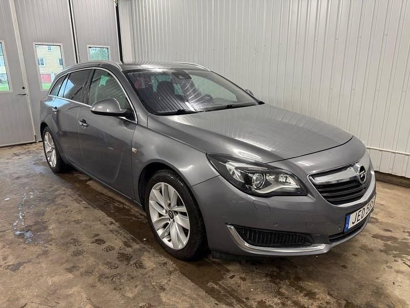 Grå Begagnad 2015 Opel Insignia Business Kombi | 75 000 kr (Superpris) - Bild 1/4
