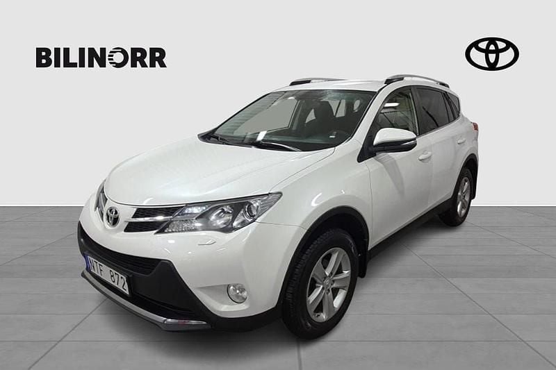 Vit Begagnad 2013 Toyota RAV4 Active SUV | 119 900 kr (Marknadspris) - Bild 1/4