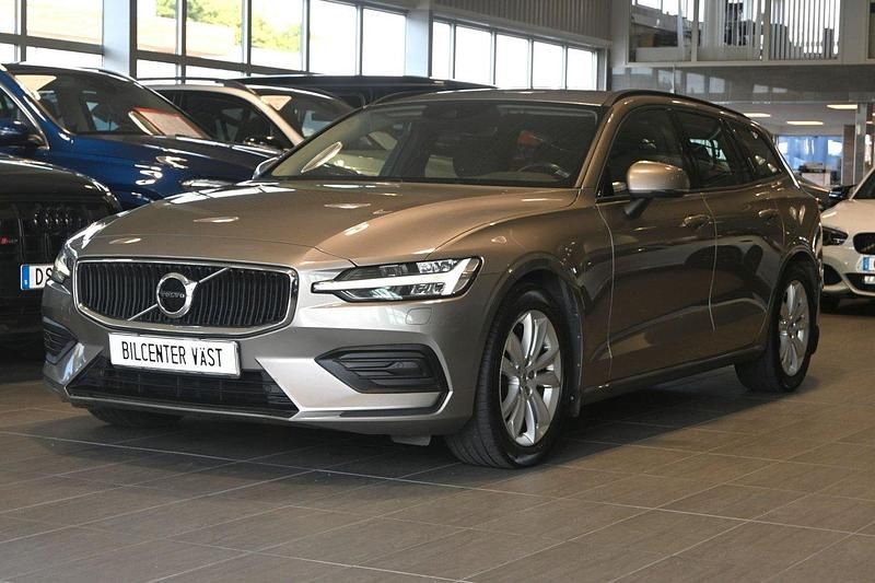 Grå Begagnad 2019 Volvo V60 Momentum Kombi | 219 000 kr (Marknadspris) - Bild 1/4