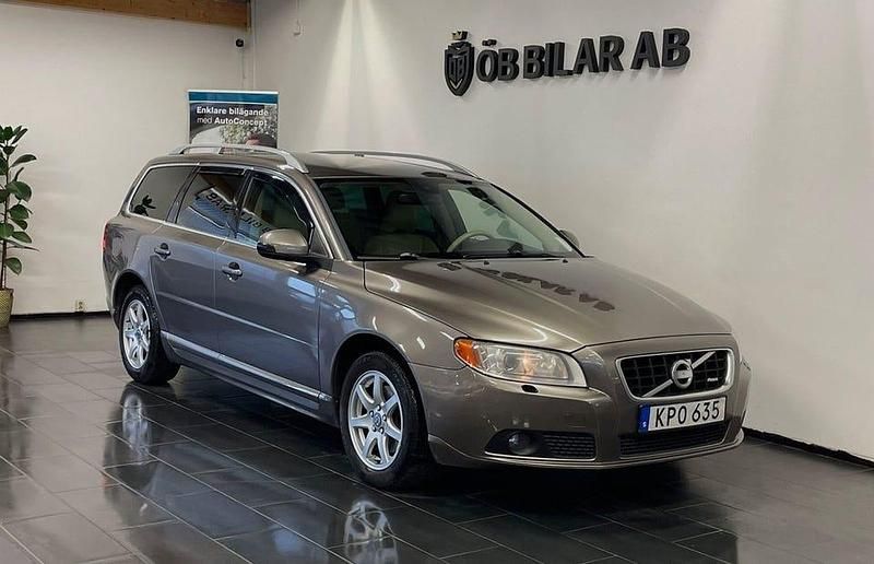 Grå Begagnad 2011 Volvo V70 Summum Kombi | 59 900 kr (Superpris) - Bild 1/4