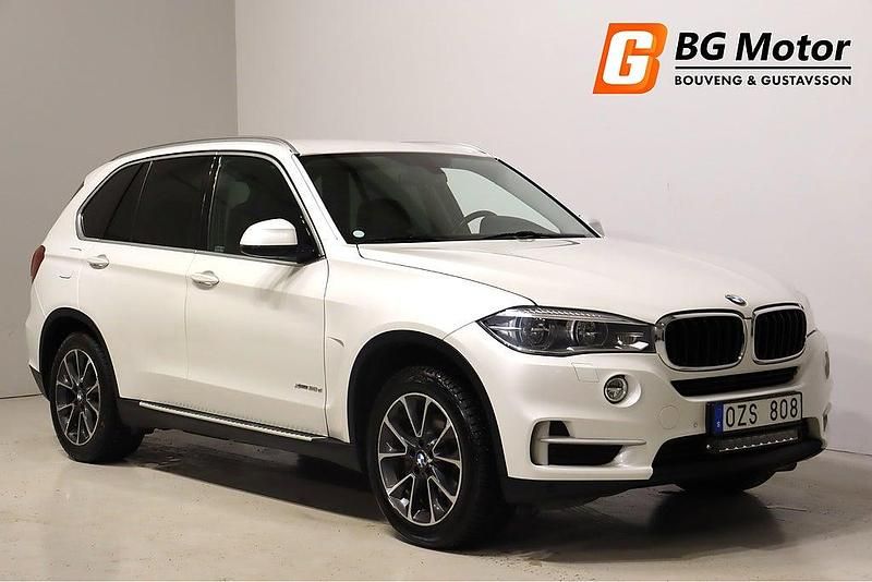 Vit Begagnad 2013 BMW X5 SUV | 224 700 kr (Marknadspris) - Bild 1/4