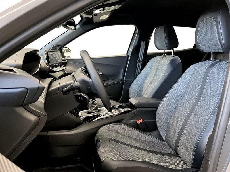 Begagnad Peugeot 2008 Allure 131 HK (96 kW) 2024 Grå selanium SUV