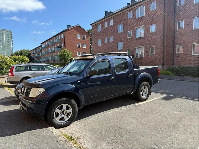 Blå Begagnad 2006 Nissan Navara Pickup | 34 900 kr (Superpris) - Bild 1/4