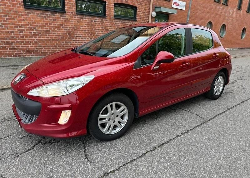 Röd Begagnad 2009 Peugeot 308 Halvkombi | 27 900 kr (Marknadspris) - Bild 1/4