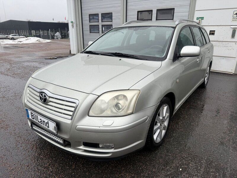Begagnad 2005 Toyota Avensis Kombi | 19 900 kr (Marknadspris) - Bild 1/4