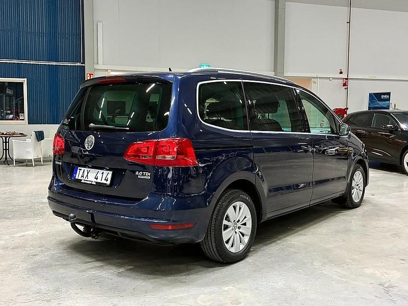 Begagnad VW Sharan 140 HK (102 kW) 2013 Mörkblå Minibuss