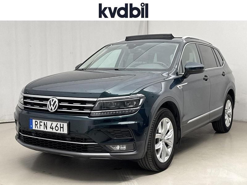 Mörkgrön (mörkgrön metallic) Begagnad 2019 VW Tiguan Allspace GT SUV | 279 800 kr (Superpris) - Bild 1/3