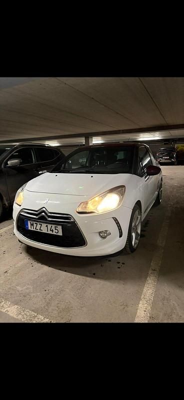 Begagnad Citroën DS3 111 HK (81 kW) 2012 Vit och vinröd