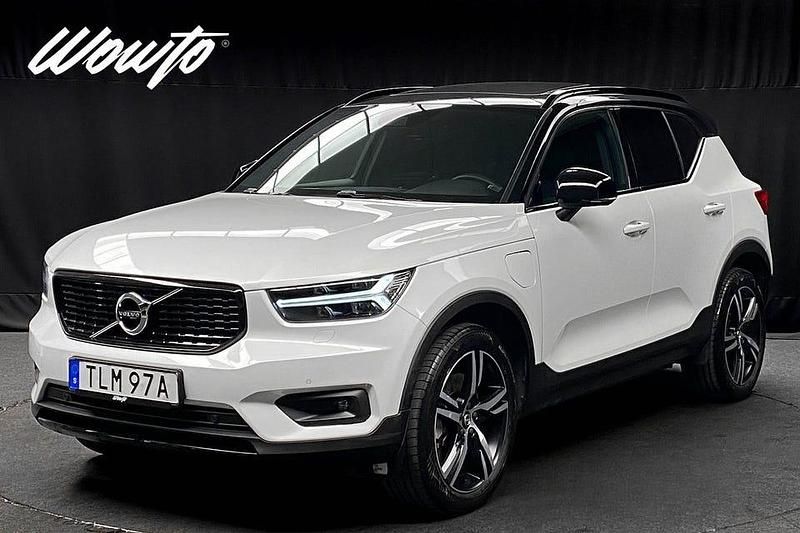 Vit Begagnad 2020 Volvo XC40 R-Design SUV | 369 800 kr (Dyr) - Bild 1/3