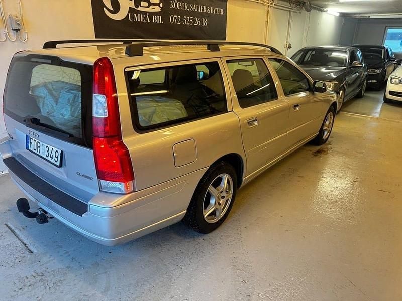Begagnad Volvo V70 Kinetic 170 HK (125 kW) 2008 Grå Kombi