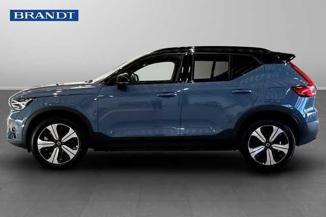 Begagnad Volvo XC40 Plus 175 kW (238 HK) 2023 Blå SUV