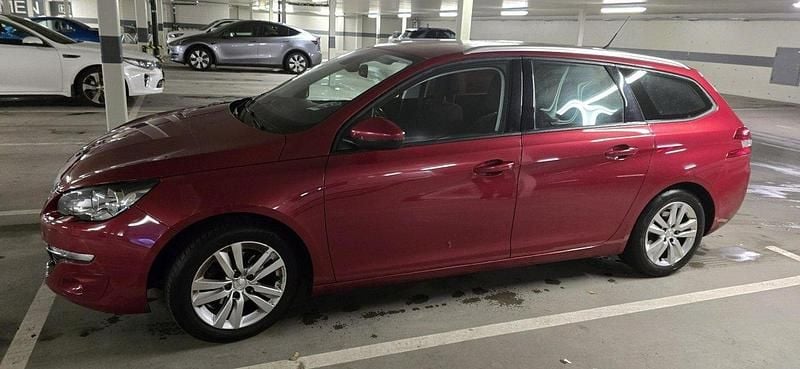 Röd Begagnad 2015 Peugeot 308 Active Kombi | 65 000 kr (Superpris) - Bild 1/4