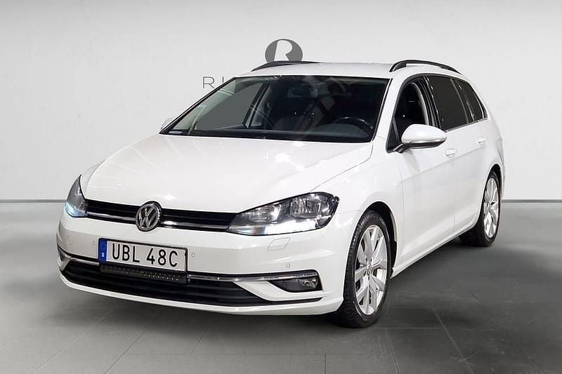 Vit Begagnad 2020 VW Golf VII GT Kombi | 134 900 kr (Superpris) - Bild 1/3