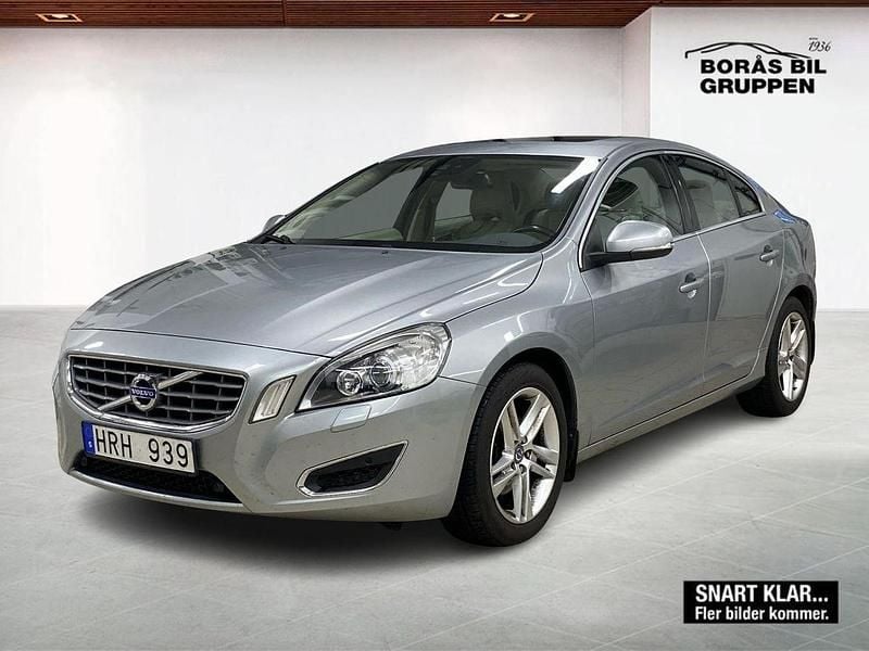Silver Begagnad 2012 Volvo S60 Summum Sedan | 119 000 kr (Bra pris) - Bild 1/2