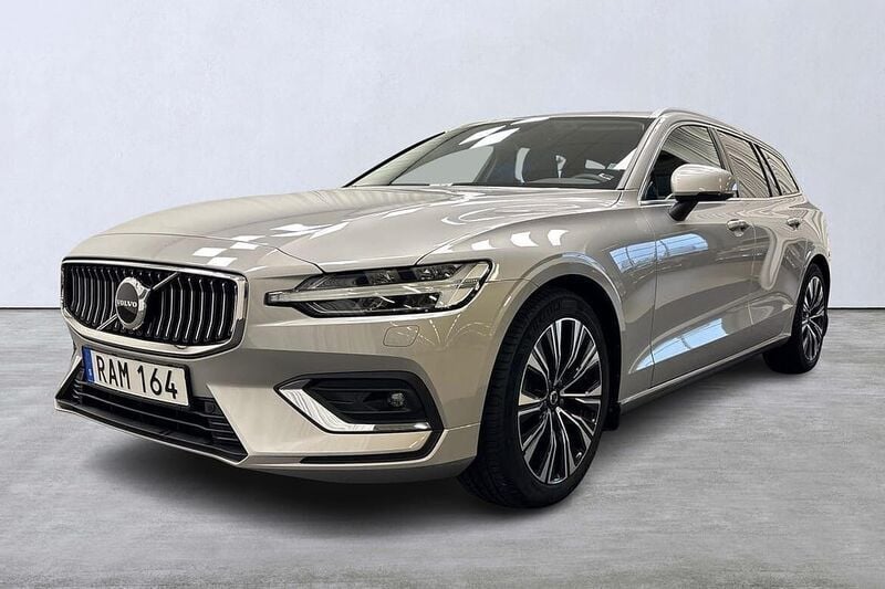 Begagnad 2023 Volvo V60 Kombi | 379 000 kr (Lite dyr) - Bild 1/4