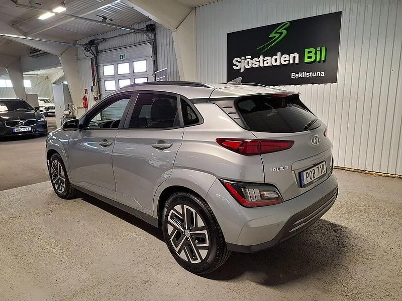 Begagnad Hyundai Kona Essential 150 kW (204 HK) 2022 Grå SUV