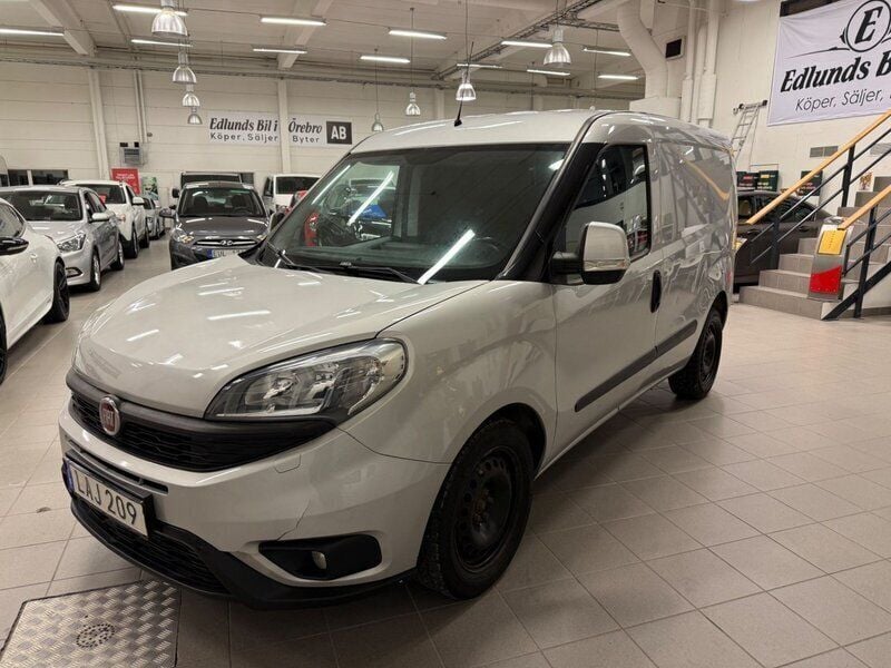 Grå Begagnad 2016 Fiat Doblò Minibuss | 79 000 kr (Lite dyr) - Bild 1/4