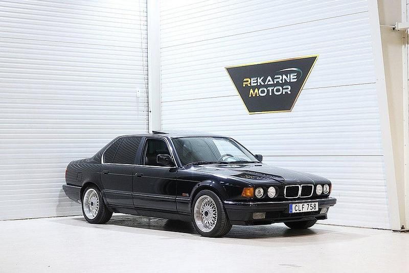 Svart Begagnad 1993 BMW 740L Sedan | 79 900 kr - Bild 1/3