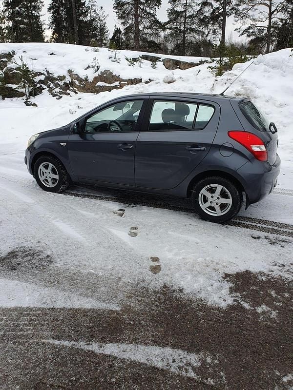Begagnad Hyundai i20 77 HK (56 kW) 2011 Halvkombi