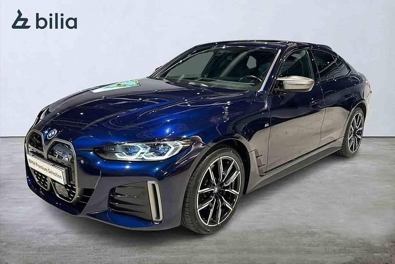 Blå Begagnad 2022 BMW i4 Sedan | 549 000 kr - Bild 1/1