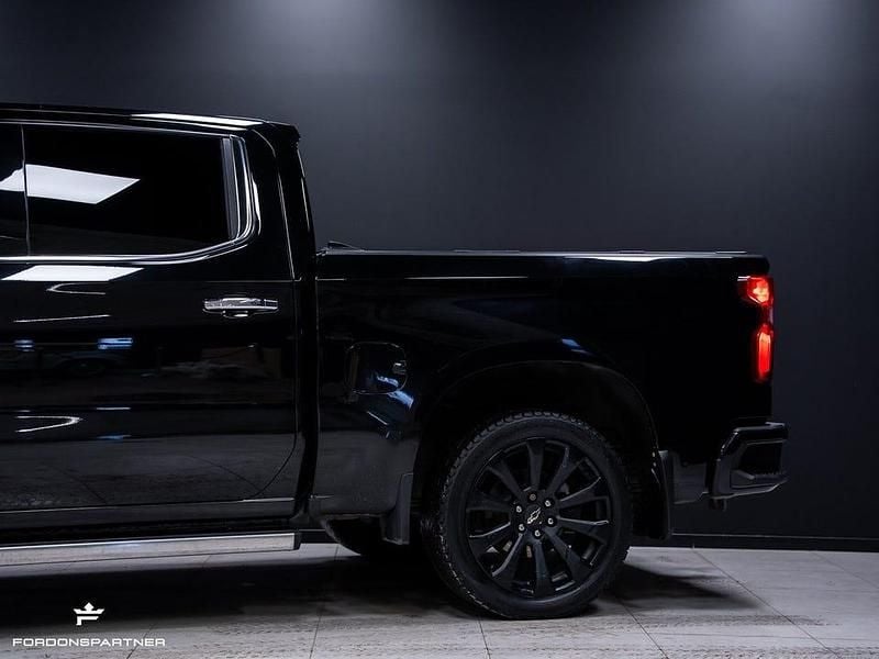 Begagnad Chevrolet Silverado 282 HK (207 kW) 2021 Svart